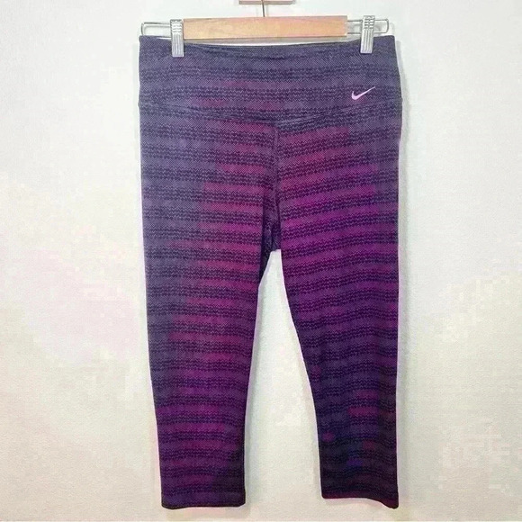 Nike • Women’s DRIFIT Legend Zig Dot Printed Capri’s • Size Medium - Picture 2 of 12
